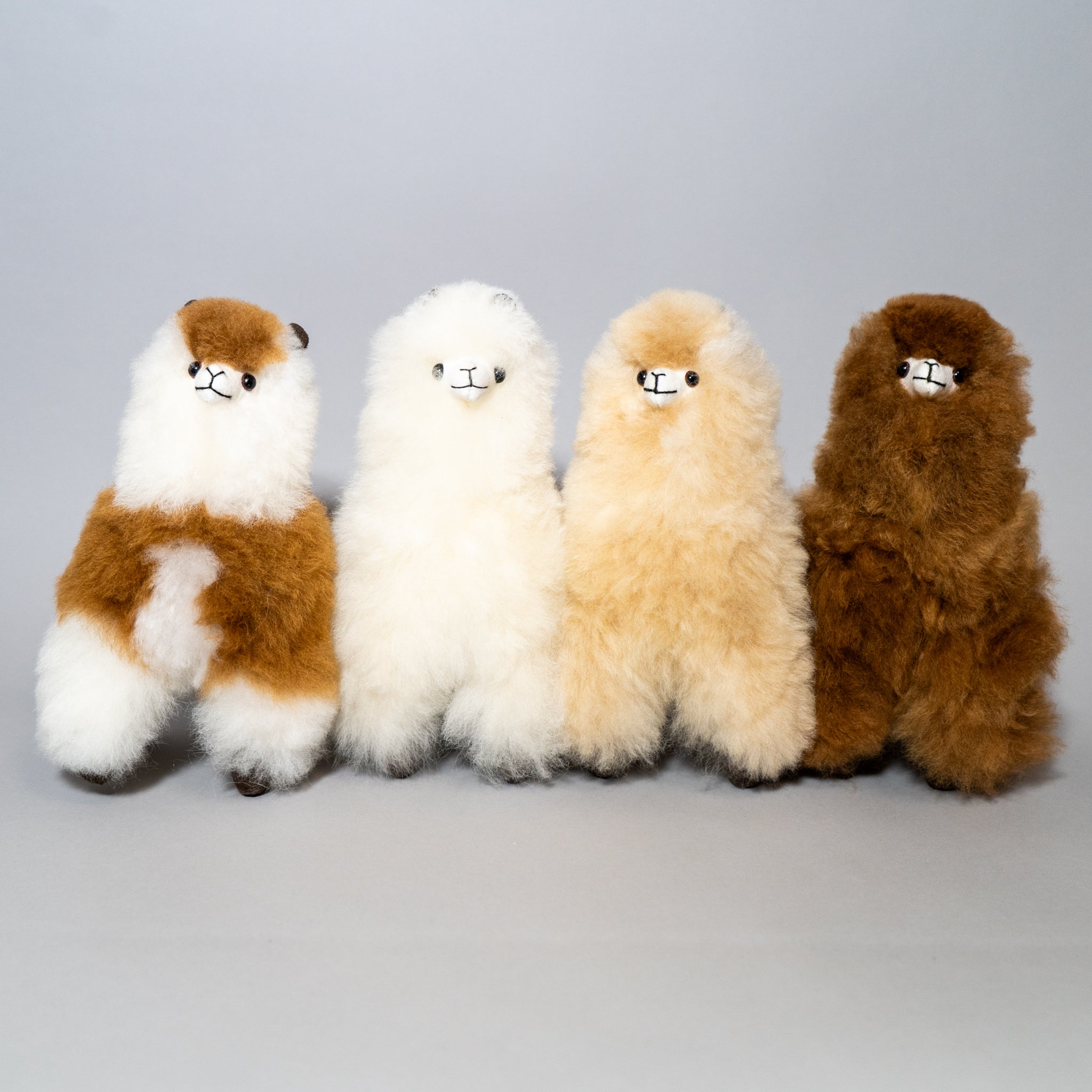 Alpaca Stuffed Animal - 9" Huacaya Alpaquita - Warmpaka