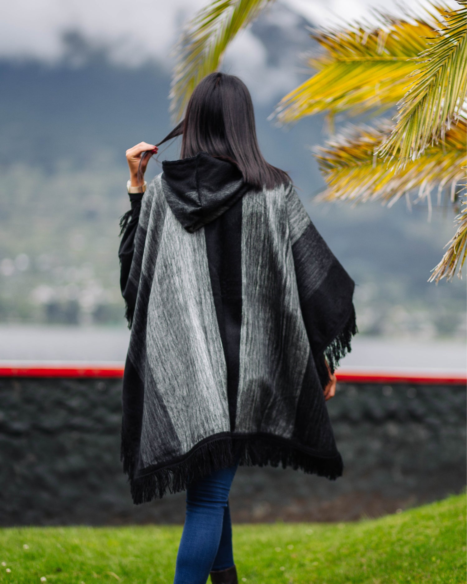 Black Alpaca Poncho With Hood - Warmpaka