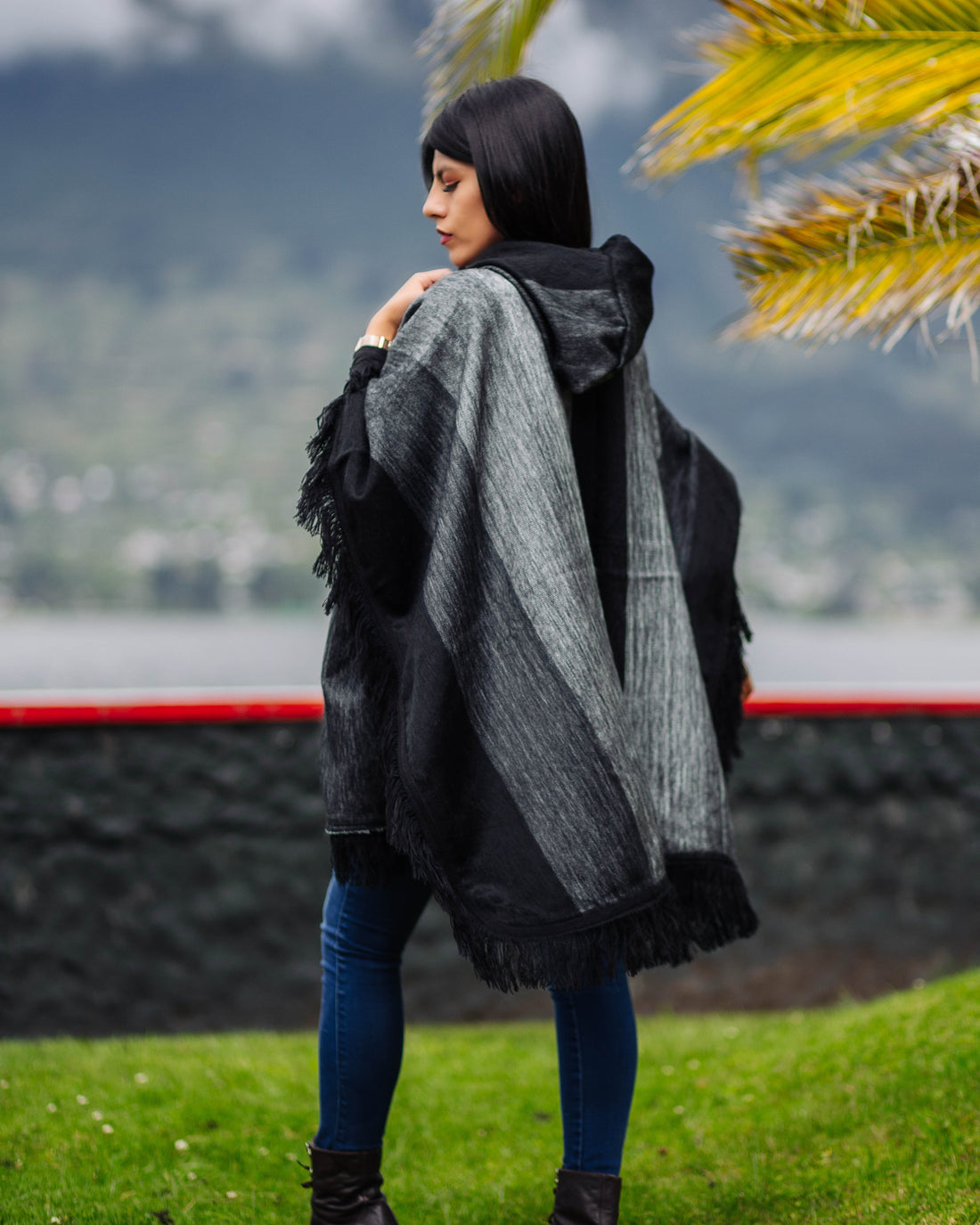 Black Alpaca Poncho With Hood - Warmpaka