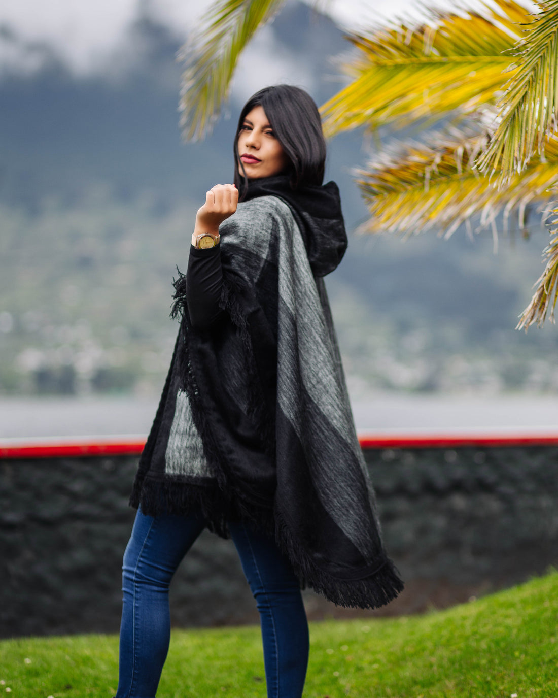 Black Alpaca Poncho With Hood - Warmpaka