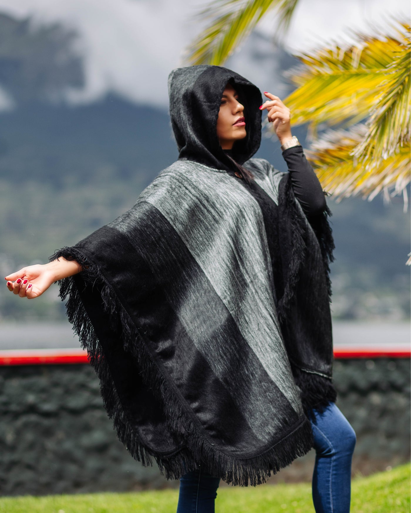 Black Alpaca Poncho With Hood - Warmpaka